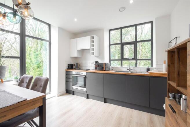 2 bed Apartment for sale Image 6