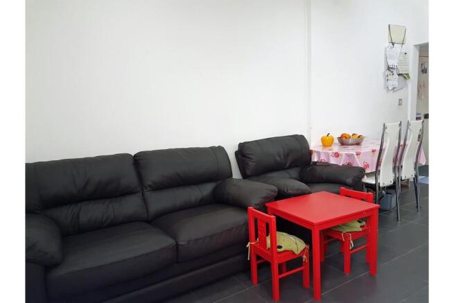 Lounge / Kitchen