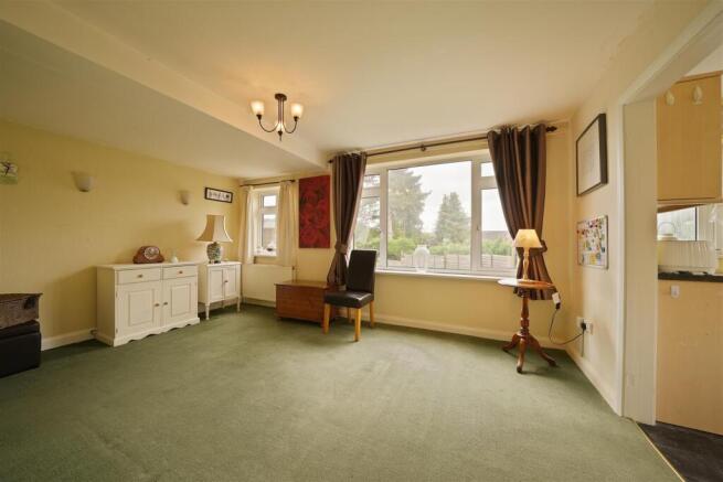4 bed Detached for sale Image 5