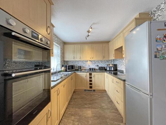 Rheola Gardens 59 - Kitchen 1.jpg