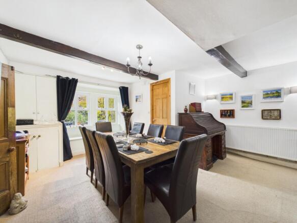 5 bed Cottage for sale Image 8