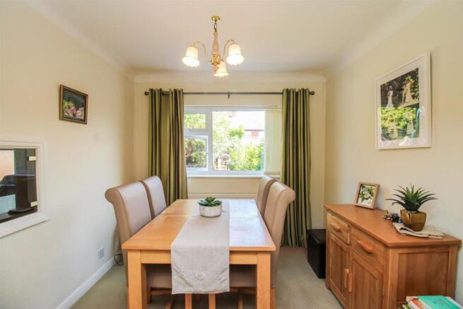 3 bed Semi-Detached for sale Image 4