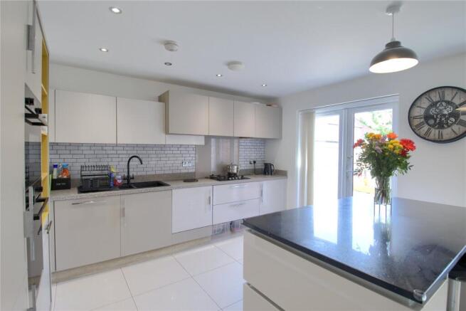 4 bed Detached for sale Image 7