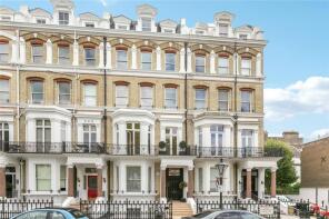 8, Vicarage Gate, London W8 4AG