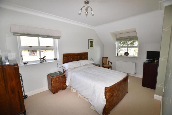 BEDROOM 2