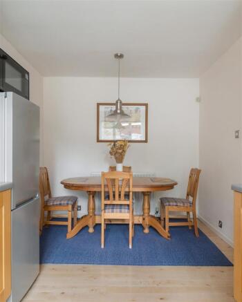 3 bed Semi-Detached for sale Image 6