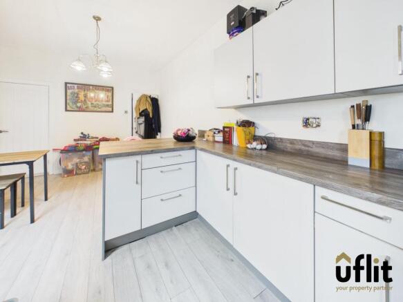 3 bed Terraced for sale Image 7
