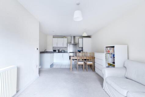 Uxbridge Road, West Ealing, London, W13