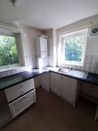 2 bed Flat to rent Image 12