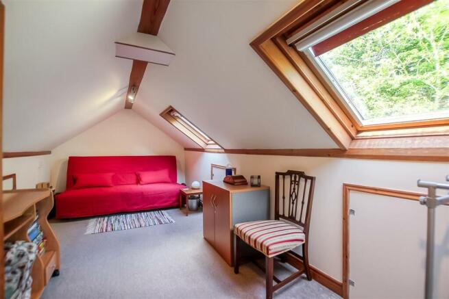 4 bed Semi-Detached for sale Image 12