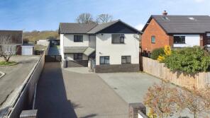 Glenfield, Strawberry Cross, Whitby Lane, Backford, Chester CH1 6PH
