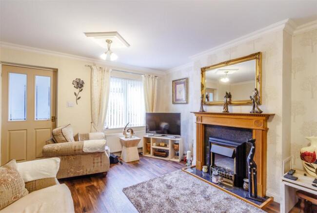 8415131-interior10.jpg