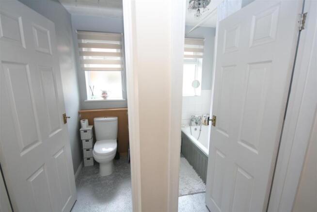 Bathroom WC.JPG