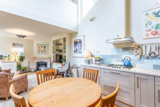 Kitchen Dining3.jpg