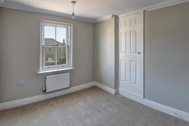 bedroom4.jpg