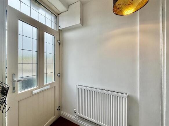 2 bed Terraced to rent Image 8