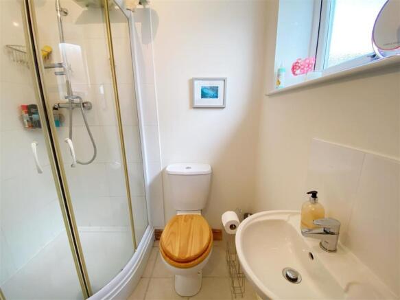 Shower Room.jpg