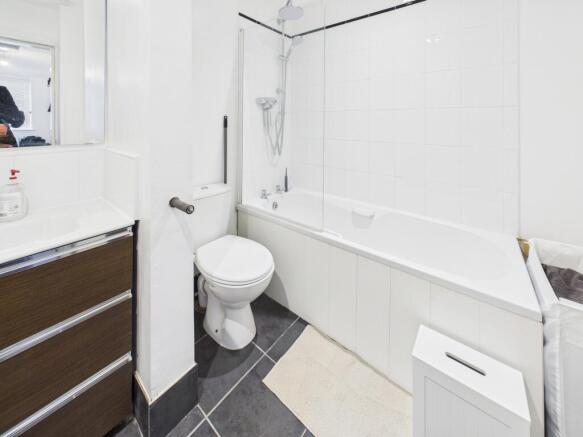 6 bed Block of Apartments for sale Image 12