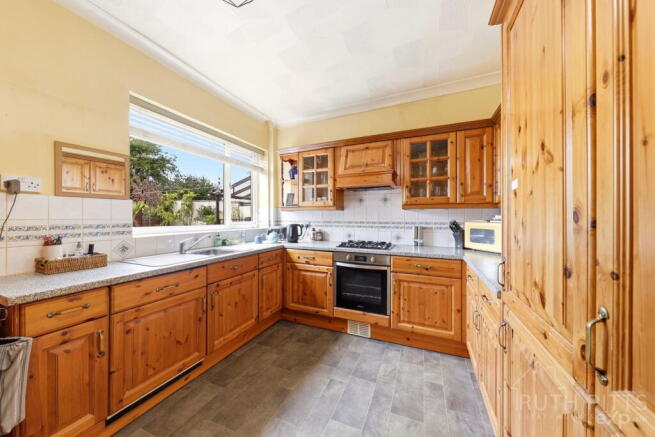 3 bed Terraced for sale Image 6
