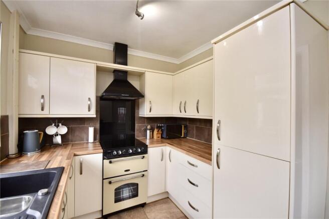 3 bed Semi-Detached Bungalow for sale Image 7