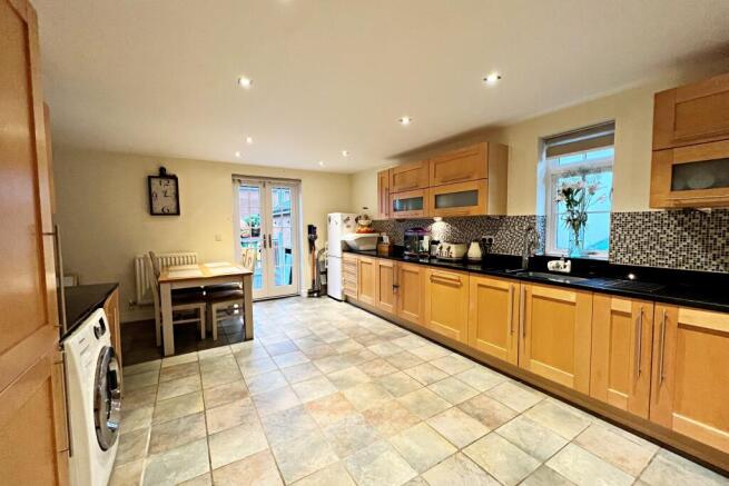 Kitchen (2)