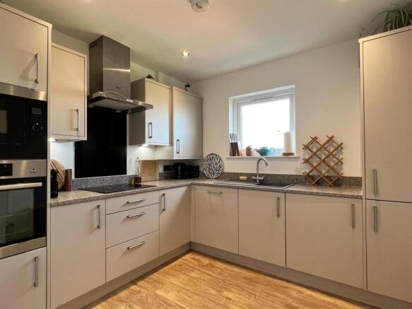 2 bed Apartment for sale Image 8