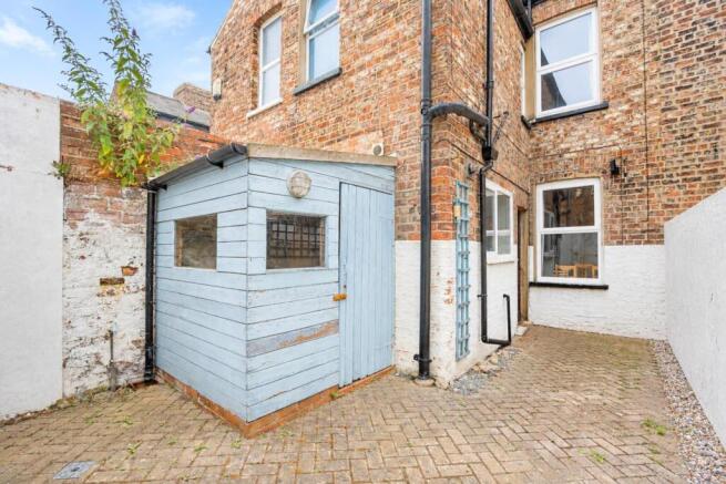 4 bed Terraced for sale Image 11