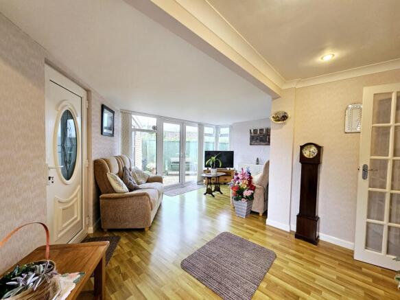 3 bed Semi-Detached Bungalow for sale Image 9