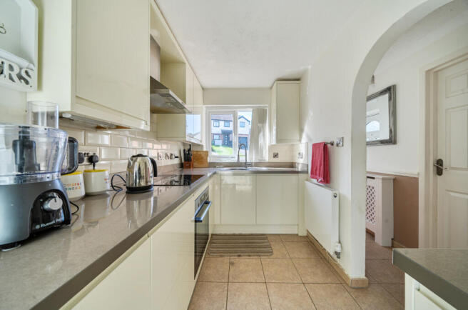 1430293-4-69b9497...