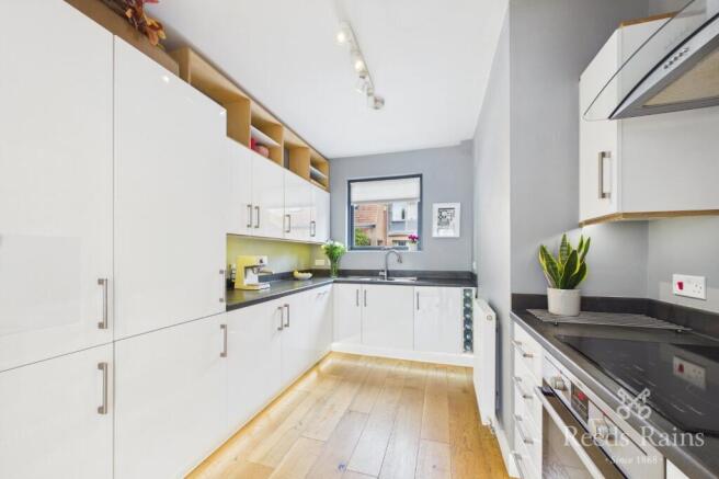 3 bed Semi-Detached for sale Image 5