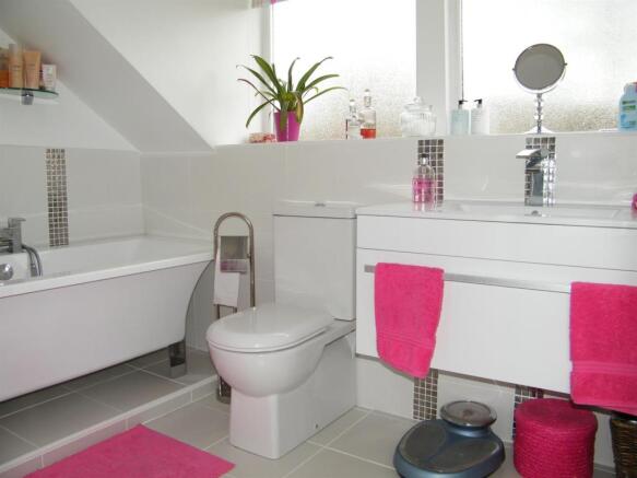 FAMILY BATHROOM