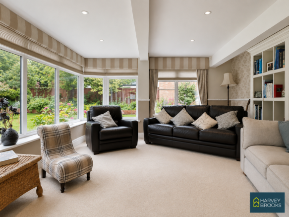 4 bed Detached for sale Image 8