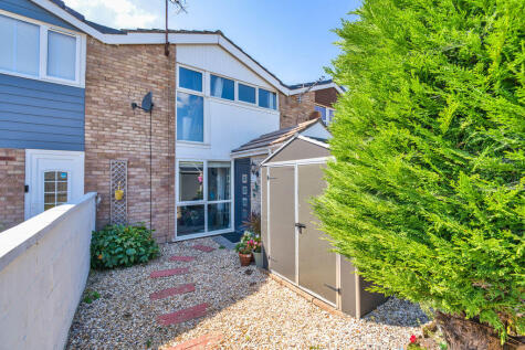Linnet Close, Worle - SUPERB EXTENDED HOME