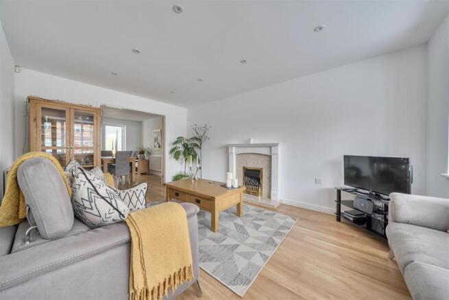 26 Clement Way, Rugby