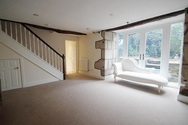 3 bed Character Property to rent Image 8