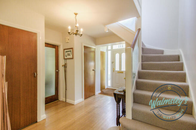Original staircase & flooroing