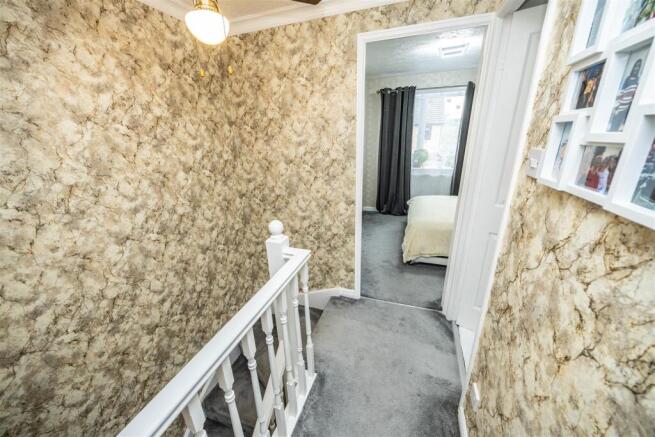 2 bed Semi-Detached for sale Image 11