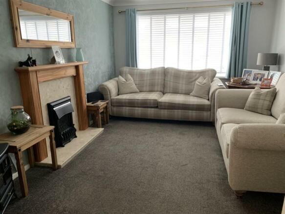 Lounge1.jpg