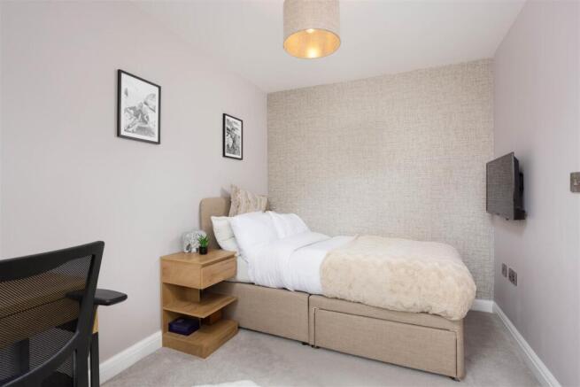 4 bed Semi-Detached for sale Image 10