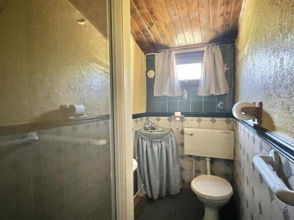 Shower Room:
