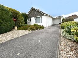 6, Barton Close, Helston TR13 8LL