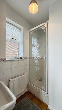 4 bed Detached for sale Image 11