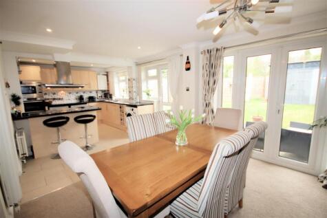Meadow Road, Toddington