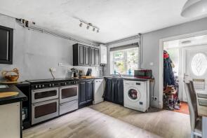 23, Trajan Walk, Andover SP10 5JW