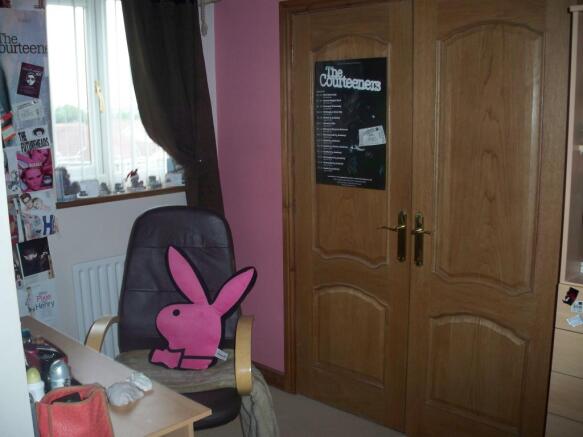 BEDROOM 2