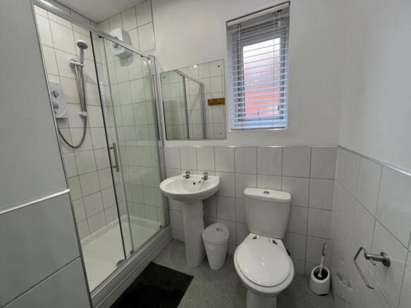 1 bed House Share to rent Image 10