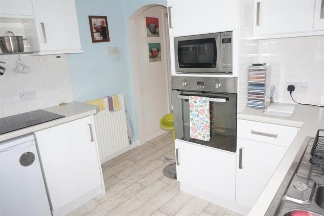KITCHEN: