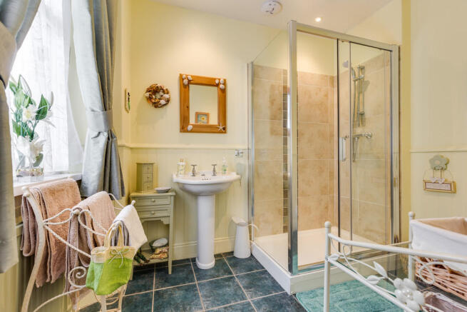 En Suite to Bedro...