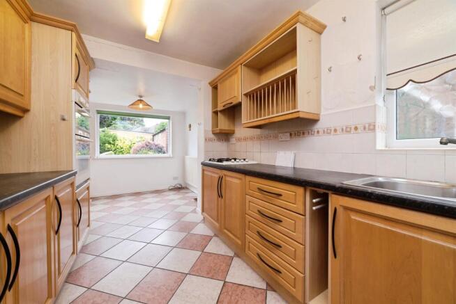 3 bed Semi-Detached for sale Image 6