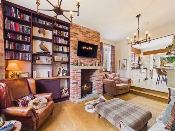 6 bed Detached for sale Image 5